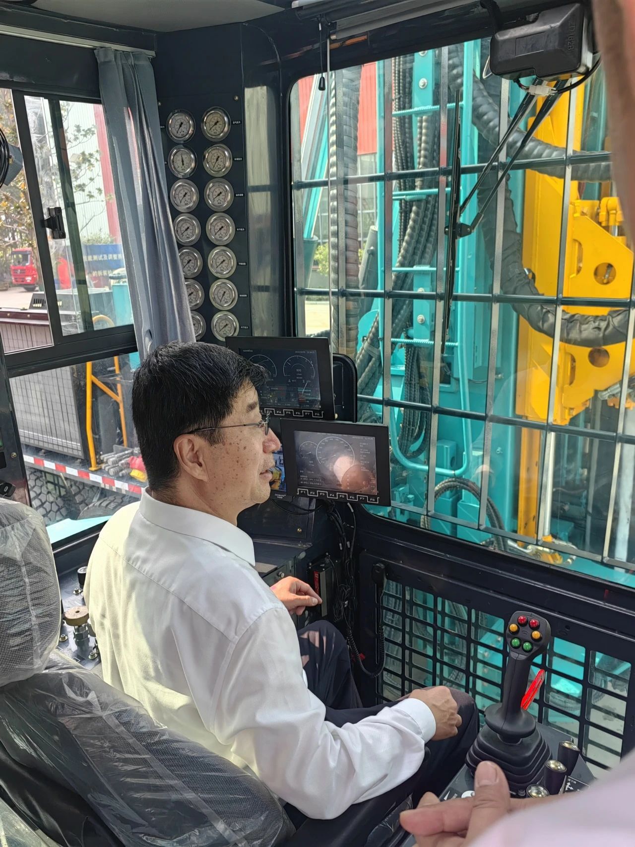 云顶国际yd888智能立异装备亮相天下矿山钻探（应抢救援）手艺竞赛