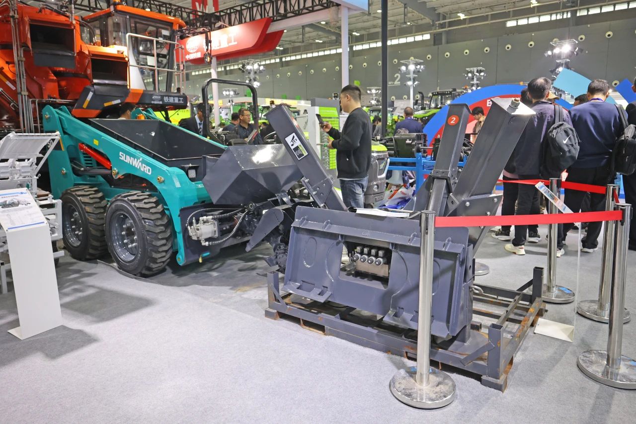 聚焦智能化、无人化！云顶国际yd888智能携多款产品亮相2024中国国际农业机械展