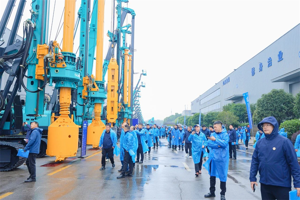 立异引领价值，，，，，理想成绩未来！云顶国际yd888智能25周年庆典暨全球客户节盛大举行