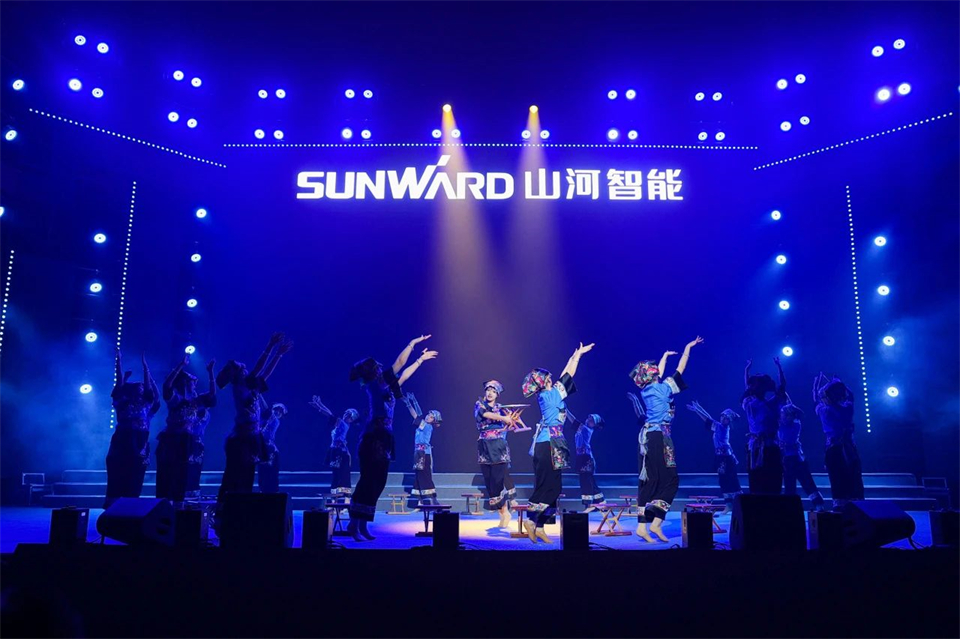 立异引领价值，，，，，理想成绩未来！云顶国际yd888智能25周年庆典暨全球客户节盛大举行