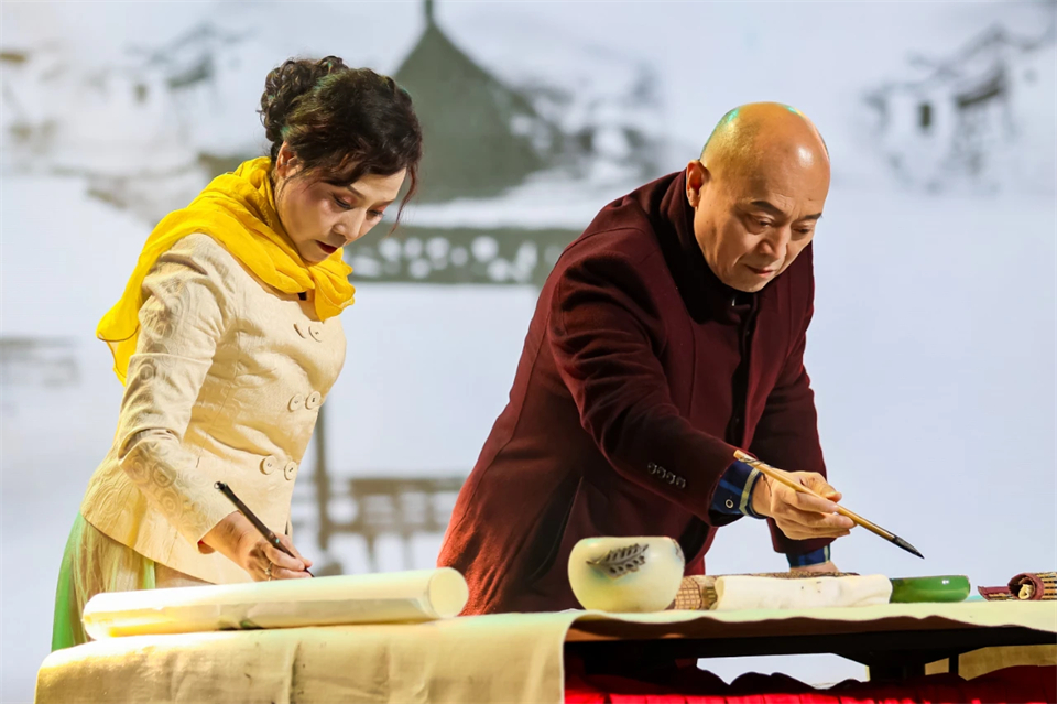 立异引领价值 理想成绩未来——庆祝云顶国际yd888智能建设25周年表扬大会暨文艺晚会盛大举行