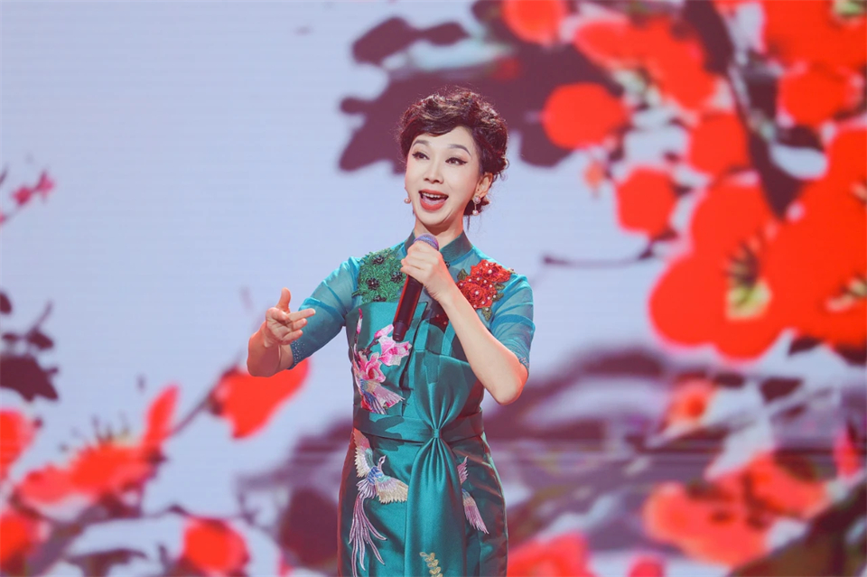 立异引领价值 理想成绩未来——庆祝云顶国际yd888智能建设25周年表扬大会暨文艺晚会盛大举行