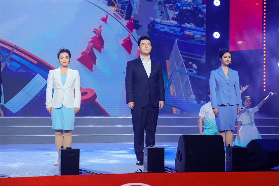 立异引领价值 理想成绩未来——庆祝云顶国际yd888智能建设25周年表扬大会暨文艺晚会盛大举行