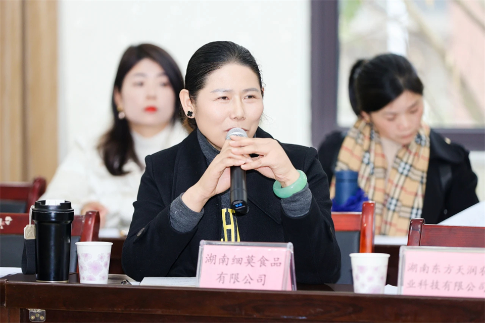 长龙街道、云顶国际yd888智能召开首届年货盛惠暨送春联文化惠民活动事情聚会