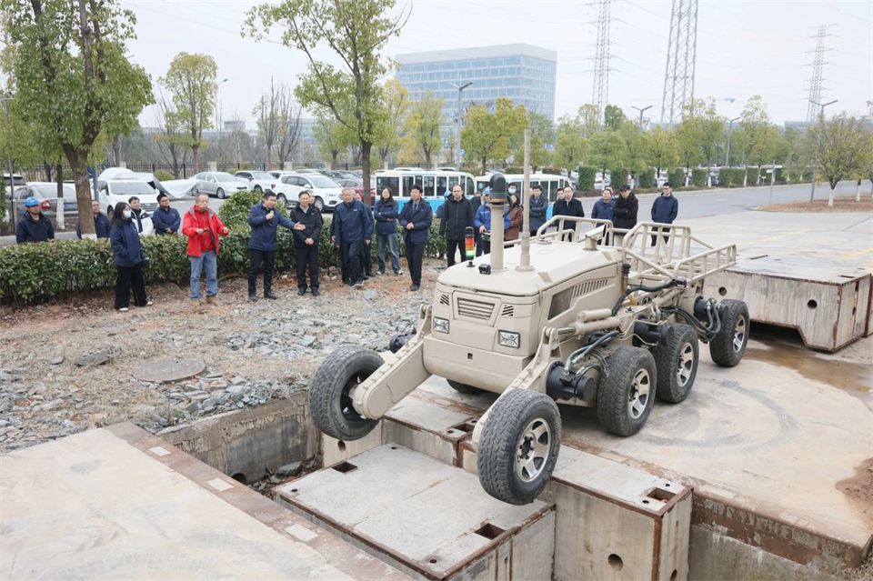 云顶国际yd888特装“重大情形智能化应抢救援装备要害手艺及应用”项目顺遂通过效果评价