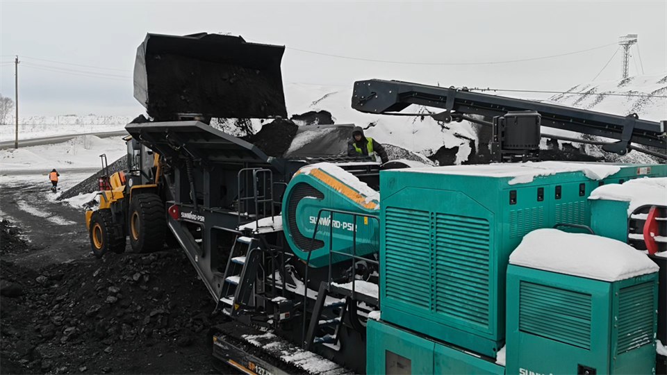 不惧-30℃极寒挑战，，，，，，，云顶国际yd888普石勒破碎筛分装备稳固运行！