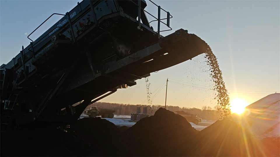 不惧-30℃极寒挑战，，，，，，，云顶国际yd888普石勒破碎筛分装备稳固运行！