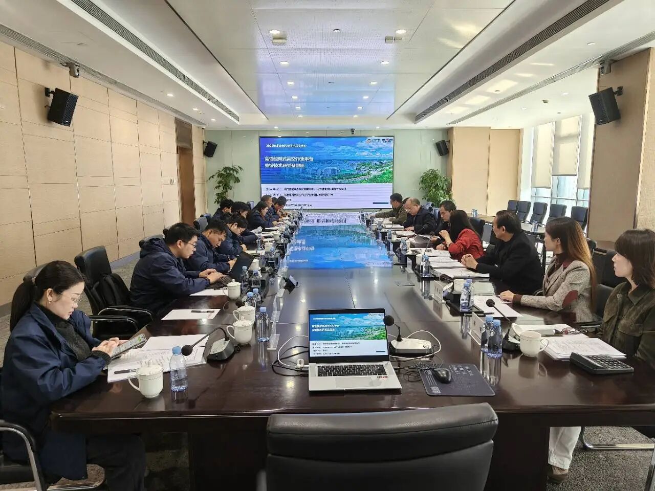 手艺立异，，，，，引领行业！云顶国际yd888智能高性能臂式高空作业平台项目通过科技效果评价