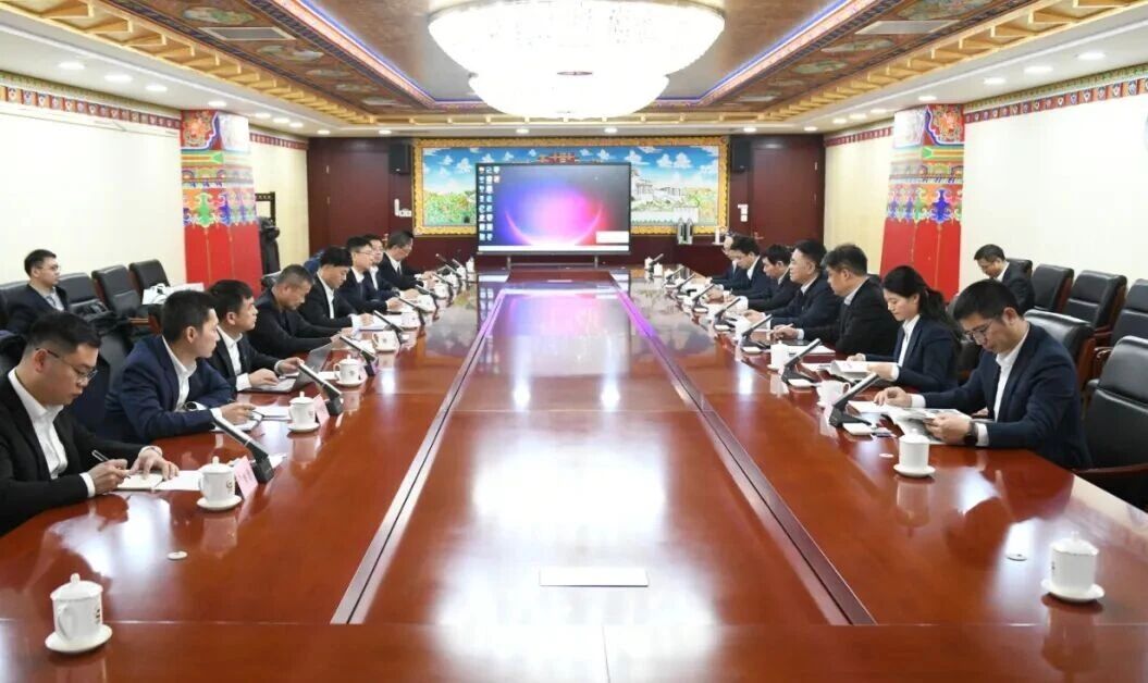 广州工控集团董事长景广军率云顶国际yd888智能团队到中国黄金集团造访交流