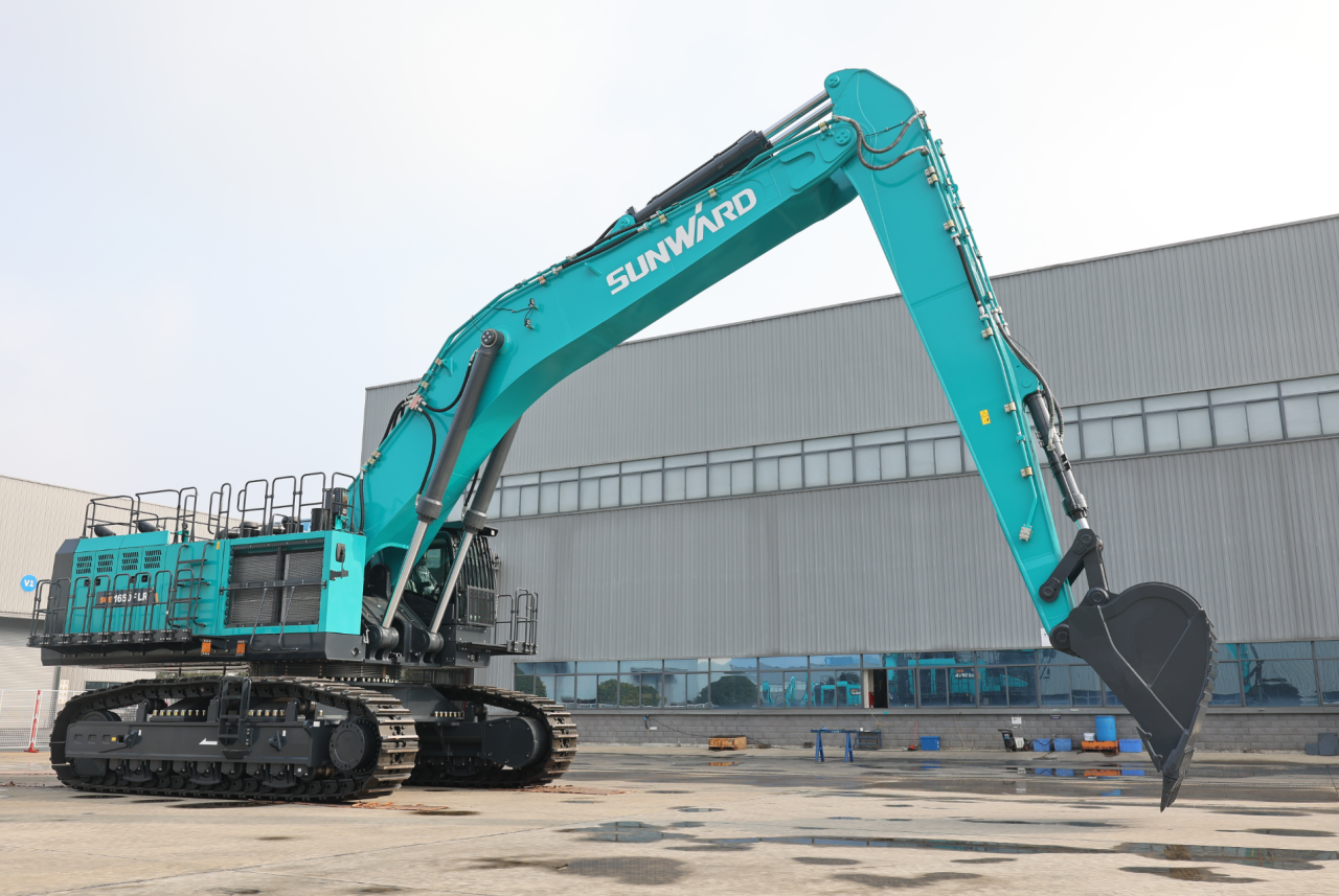 争锋启新程！云顶国际yd888智能SWE1650FLR加长臂挖掘机乐成交付国际客户