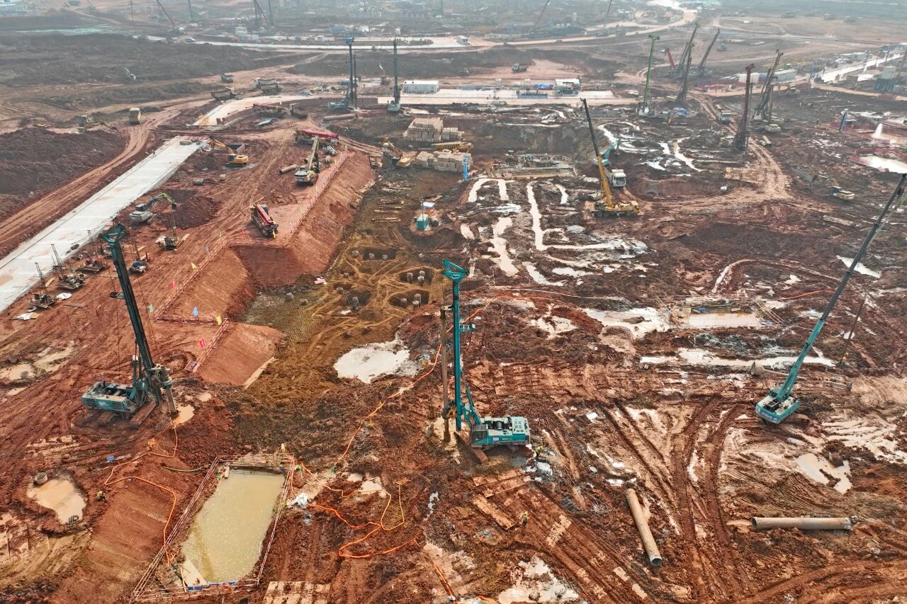 刷新“进度条”、修建新地标！云顶国际yd888智能旋挖集群助力长沙奥体中心建设