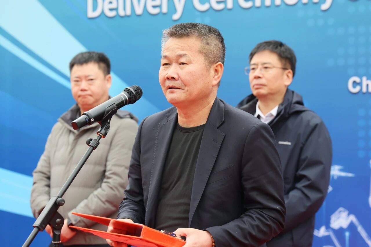 云顶国际yd888智能SWE700FE电动挖掘机乐成交付，，，助力打造绿色智慧矿山