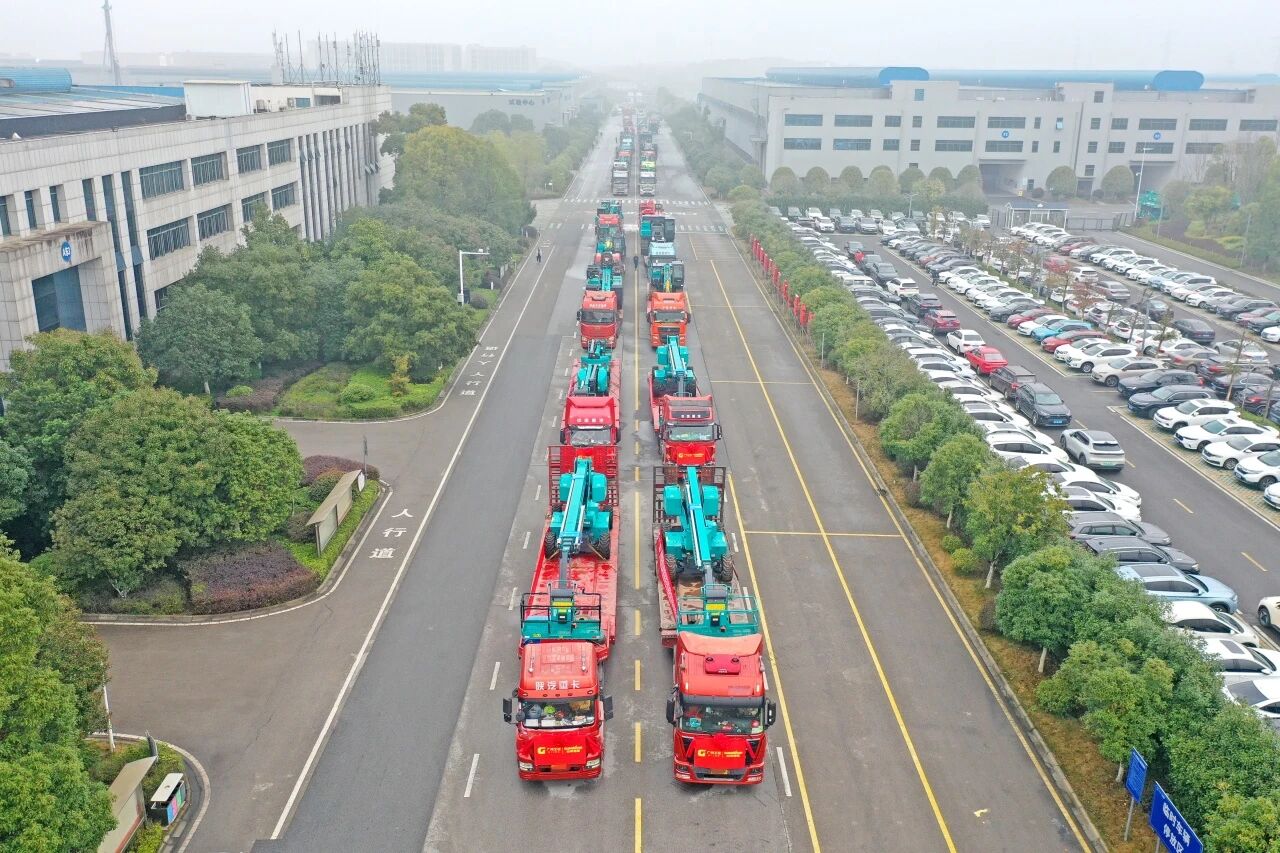 云顶国际yd888智能举行2026年正月系列发货仪式，，，过亿元装备奔赴全球